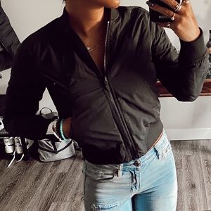 Lululemon Non Stop Bomber Reversible Black Size 2 Perfect for Fall/Winter